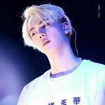 <b>금빛</b>으로 빛나는 아이돌