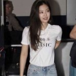 ++)제니 이 <b>청바지</b> 디게 좋아하는듯