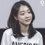으아 <b>쇄골</b>에 닿으려 하니까 개뻗친다