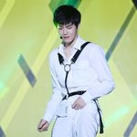 [살려줘] 이 사람 누구고, 언제인지 좀 알려줘 제발ㅜ