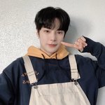 너네 <b>최애</b>돌이 셀카 자주 올려줌?