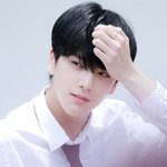 <b>청춘</b>만화 넘겨보는 듯한 아이돌