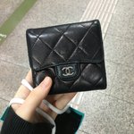[댓글부탁해] <b>샤넬</b> 지갑 20만 원 주고 샀는데 어때?