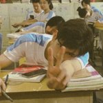 등을 <b>툭툭</b> 치더니 브이를 하는 남사친