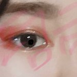 립스틱으로 화장해봄