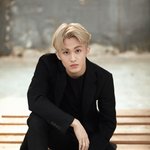[NCT] 마크는 분명 귀요민데 플레인 블랙수트가