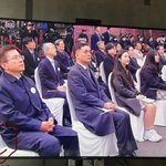 [방탈죄송] 태극기를 깔고 앉은 황교안 <b>미래</b>통합당 대표