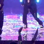 방탄 인가 <b>앵콜무대</b> 웃긴게 뭔줄아냐