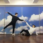 이거 <b>재현</b> <b>옆</b>에 누구여