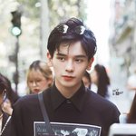 [댓글부탁해] 이 남자 도대체 <b>무야</b>