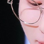 [댓글부탁해] 이십대들 얼굴에 다들 <b>솜털</b> 있어?