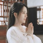 아이돌 중에선 얘가 젤 이쁜거같음