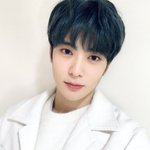 챔피온 후드집업 있는 친구드라 도와줘