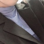 <b>검정</b> 자켓 밑에 바지 흰색