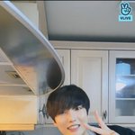 <b>90</b>년대 생이라면 공감할 케이팝 플레이리스트 듣는 아이돌