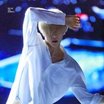 [EXO] 괜히 <b>내</b> 뱃살을 만져보게되는 사진
