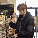 [강다니엘] [안녕다니엘] 강다니엘 <b>고민</b>하는 손가락