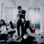 [댓글부탁해] <b>NCT</b> 태용, 데뷔전 레드벨벳 뮤직비디오에서.GIF