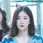 엄청 <b>정성</b>들여 빚은 듯한 여돌 미모