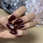 어두운 <b>와인</b>색 네일할려하는데