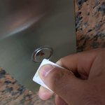 코로나19  대응 엘리<b>베이트</b> 버튼 누르기