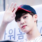 [비오브유] 190906 잠실 <b>LG</b>전 시구 유빈