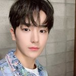 안유명한 잘생긴 남돌 쓰고 가자!!!