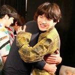 [방탄소년단] 머글) 슈가 <b>안고</b>있는 사람 누굴까