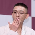 [댓글부탁해] 유아인 <b>단풍손</b> 심한거냐