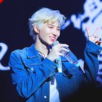 [모두드루와] <b>레오</b> 웃는 모습은 백현 조이 등이랑 다르게 매력적임