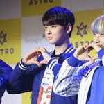 1년에 한번씩 데뷔 쇼케에 나오는 미모