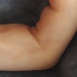 나 요즘 <b>팔뚝</b>운동하는데 봐줄사람