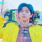 [강다니엘] <b>LA</b>에서 보드타는 강다니엘이라니