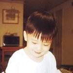 얜 진짜 변한 거 없어 잘 자랐다