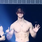 [<b>연예</b>] 짤남 이름좀 알려줘
