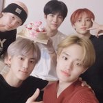 산하 생일 축하하러 모인 빵빵즈