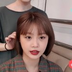 수진이의 일일 헤어디자이너가 된 <b>슈화</b>