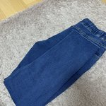 이런 청바지에 상의는 <b>뭔</b> <b>색</b>으로