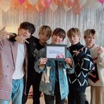 디<b>원스</b> 멤버들 머리색 다 바뀜