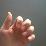 내 <b>손톱</b>•••