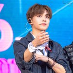 [NCT] 해찬이 잔근육과 구리빛의 <b>탄탄</b>함을 기대해봄니다