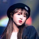 <b>전신</b>에서 내뿜는 우아함 in 女돌