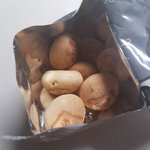 하...너무 배고파서 몰래 밖에서 <b>칸쵸</b> 가져왔다..