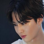 [EXO] 준면이 이 사진 럽샷 찬열이 생각남