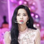 피부 좀 바르고 입술만 붉게 해도