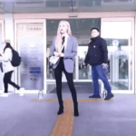 [댓글부탁해] 앜ㅋㅋㅋ앞에 카메라 개많을텐데ㅋㅋㅋ