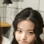 <b>장원영</b> 이 <b>머리</b> 너무 귀엽지 않아?