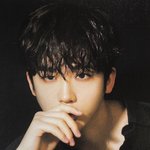 발매하기도 전에 <b>품절</b>된 김요한 화보