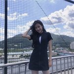 얘들아 ㅈㅂㅈㅂ <b>이나은</b> 이 원피스 정보 아는사람
