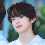 본인 얼굴 <b>밍밍</b>하게 생겼다는 아이돌